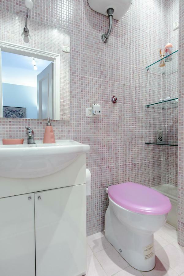 Fv Studios Chiaia Naples Extérieur photo